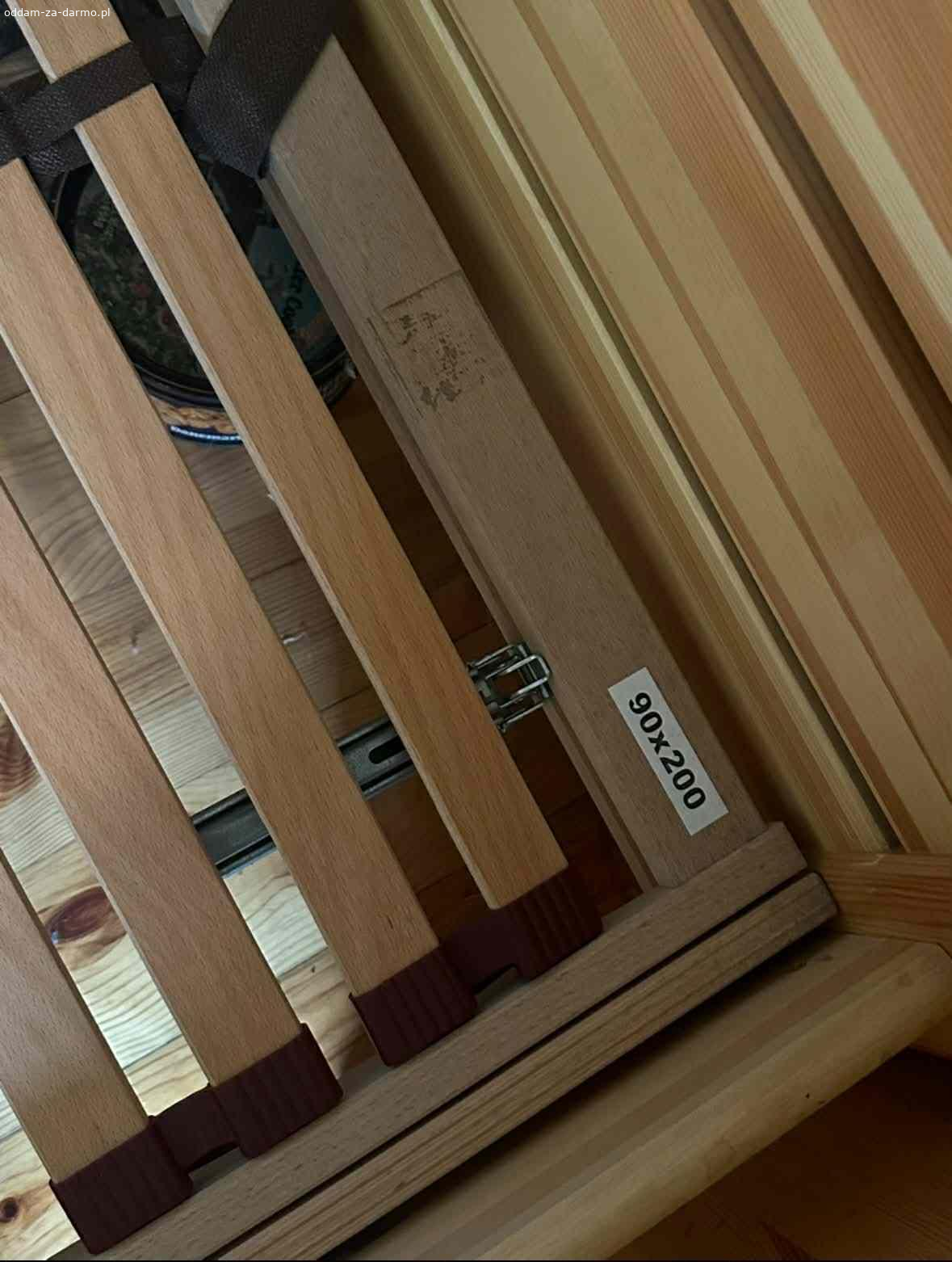 Łóżko sosnowe ze stelażem i materacem oddam