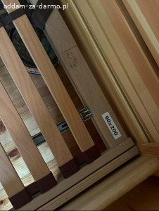 Łóżko sosnowe ze stelażem i materacem oddam