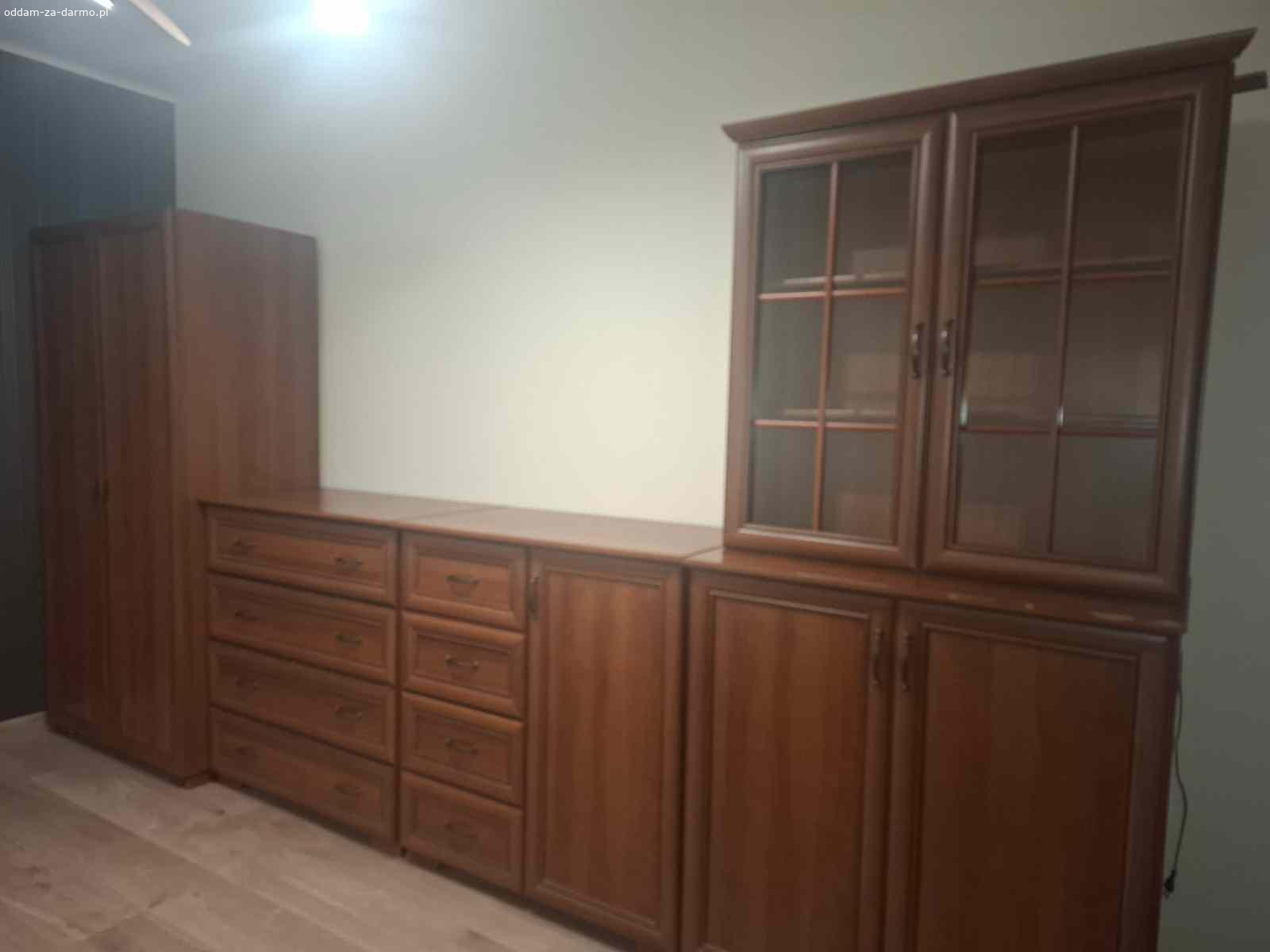 oddam za darmo meble i kanapę